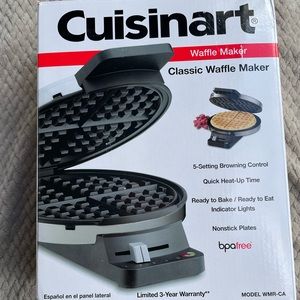 Cuisinart classics waffle maker, round silver